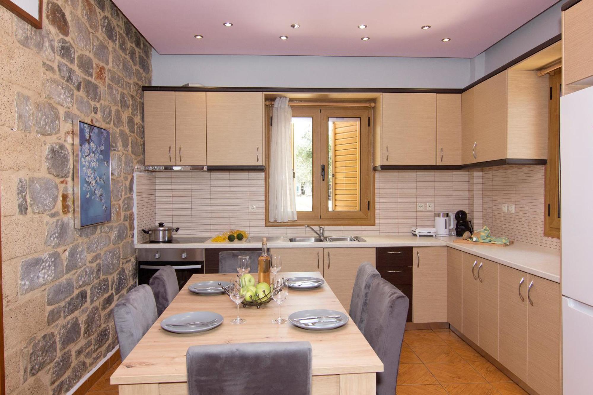 Emilia's Ground Floor Stoupa
